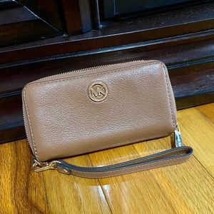 Pebbled Leather Wristlet